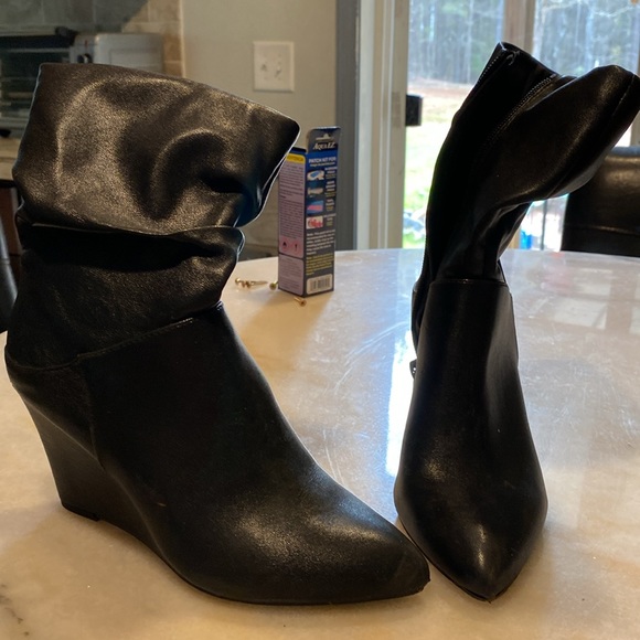 Women’s size 7 1/2 black wedge boots, mid calf - Picture 2 of 4